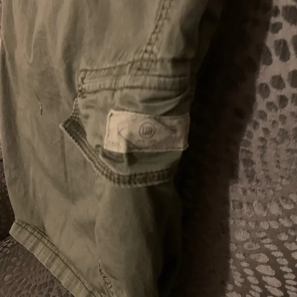 Union Bay Mens Cargo Shorts, Size 40 W, Great Condition - Picture 8 of 12